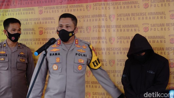 Polres Karawang Tangkap Pria Pamer Kelamin