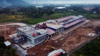 Foto udara menunjukkan aktivitas proyek pembangunan terminal tipe A, Anak Air, Kecamatan Koto Tangah, Kota Padang, Sumatera Barat, Rabu (6/1/2021). 