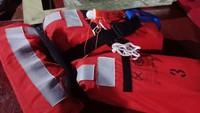 Turut ditemukan juga life jacket di sekitar lokasi yang bertuliskan Yuan Wang Hai Panama. Diduga pelampung ini milik kapal pengangkut MV Yuan Wang Hai Panama yang sempat melintas di Laut Jawa saat menuju Vietnam (dok. Polda Kalteng)