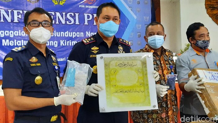 Rilis kasus penyelundupan sabu-sabu asal Nigeria dalam Kaligrafi Arab di kantor Bea Cukai Yogyakarta, Rabu (6/1/2021).