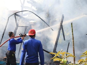 Ponpes Salafi di Rangkasbitung Terbakar, Kitab-Sepeda Motor Hangus