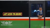 Ketua Komite Penanganan COVID-19 dan Pemulihan Ekonomi Nasional Airlangga Hartarto mengumumkan poin-poin kebijakan pembatasan baru yang berlaku mulai 11 Januari 2020. 