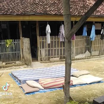 Kisah viral wanita yang datang ke rumah pacarnya yang sederhana