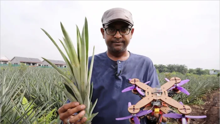 Tim peneliti Malaysia Drone Nanas