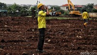 Pemprov DKI Jakarta menganggarkan dana ratusan miliar rupiah untuk menambah lahan pemakaman khusus COVID-19. 