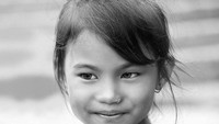 Senyum khas anak-anak Nepal. Manis kan? (Massimo Bietti/Instagram)