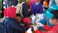 Kedatangan ratusan pengungsi dari Dusun Babadan 2 menuju lokasi pengungsian di tempat evakuasi akhir (TEA) Desa Mertoyudan, Kecamatan Mertoyudan, merupakan kloter terakhir. Mereka ini sempat pulang menuju rumahnya selama 6 hari, kemudian kembali lagi ke lokasi pengungsian.