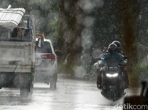 Peringatan Dini BMKG: 7 Wilayah di Sulsel Status Awas Cuaca Ekstrem