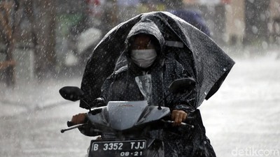 BMKG Peringati Cuaca Ekstrem di Indonesia