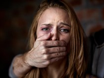 Ribuan Kasus Tiap Hari, Inggris Darurat Kekerasan terhadap Perempuan!