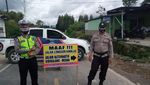 Potret Jalan Amblas Sedalam 6 Meter Bikin Lalin Medan-Dairi Dialihkan