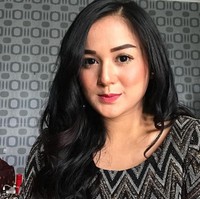 Pada 2006, Juwita Bahar mengalami koma selama 15 hari dan divonis idap penyakit serius karena diet tidak makan nasi. Kala itu usianya 10 tahun. Setelah pulih, putri Anisa Bahar ini memilih diet sehat dan seimbang. Foto: Instagram @juwitabaharsanjaya11