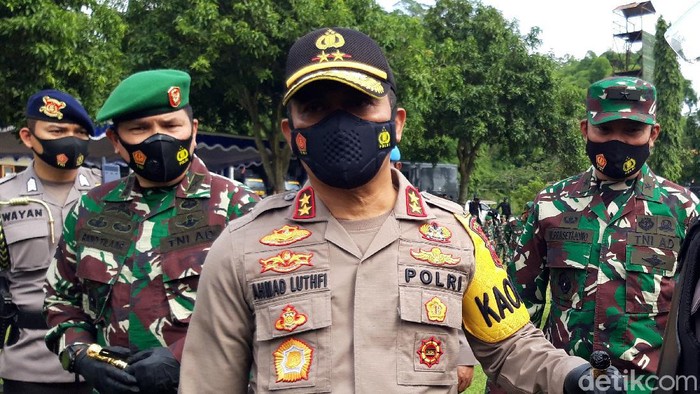 Kapolda Jateng Irjen Ahmad Luthfi usai membuka latihan gabungan TNI-Polri itu di Mako Brimob Kompi 3 Batalyon C Pelopor Polda Jateng, Gunung Kendil, Mojosongo, Boyolali, Kamis (7/1/2021).
