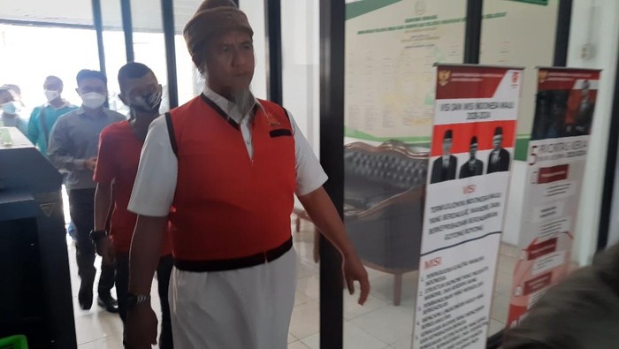 Kejaksaan tangkap buron penimbun minyak ilegal di Jambi (Ferdi-detikcom)