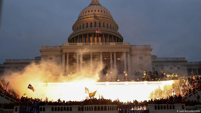 Massa Pendukung Trump Serbu Gedung Capitol, Pengamat: Ini Pengkhianatan