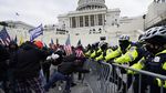 Tahun Baru Sepi Baasyir Bebas dan Gedung Capitol Hill Rusuh