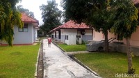 Masih berdasarkan pengamatan detikcom, fasilitas lainnya di Balai adalah gedung asrama. Secara umum tak tampak aktivitas baik penghuni maupun pengelola Balai yang ramai.
