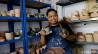 Barang dari Damdam Ceramic Studio ini sudah sampai dijual ke beberapa kota di pulau jawa, Batam, Kalimantan dan Bangka Belitung.