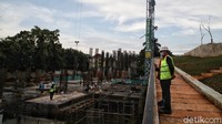 Adapun, kata Melisa, untuk gedung perpustakaan, galeri seni dan wisma seni sudah mencapai 34,41 persen. Melisa menyampaikan, proyek revitalisasi kawasan komplek kesenian itu tetap berjalan meski dihantam pandemi COVID-19.  