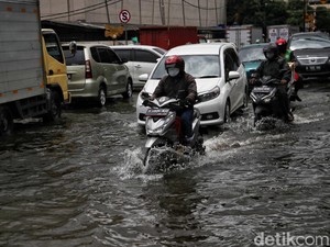 Jl Martadinata Ancol Banjir, Walkot Jakut Minta Dinas SDA Percepat Sodetan