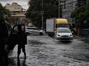 4 Titik Genangan di Kelapa Gading Jakut Mulai Surut