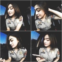 Begini penampilan Muthia saat sedang mengenakan seragam polwannya. Nggah heran deh banyak kaum adam yang terpana melihatnya. Foto: Instagram/@muthia_syahra_p