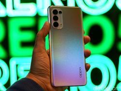 Menggenggam Oppo Reno5 5G yang Ditenagai Snapdragon 765G