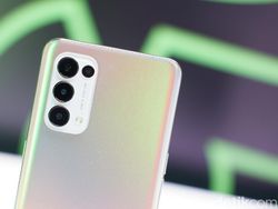 Menggenggam Oppo Reno5 5G yang Ditenagai Snapdragon 765G
