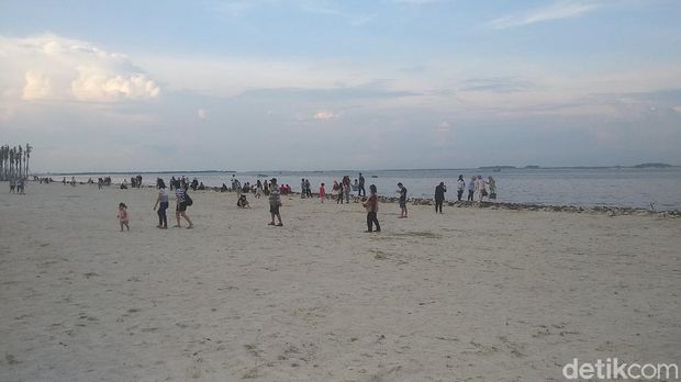 Pantai Pasir Putih PIK2