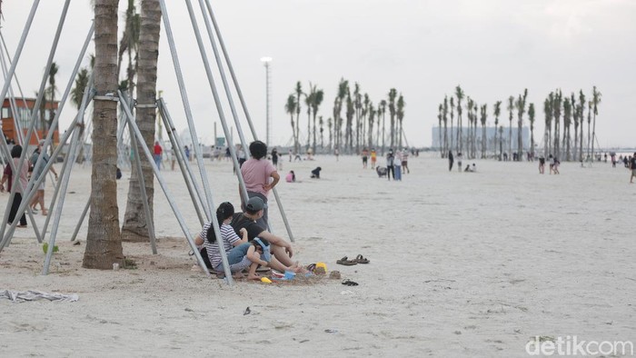Pantai Pasir Putih PIK2