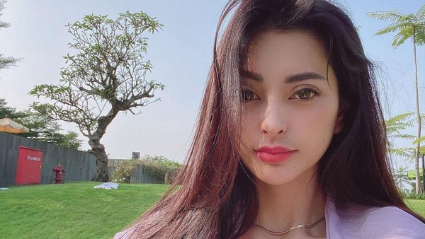7 Potret Aska Ongi, Bikin Pengin Swipe Right Terus!