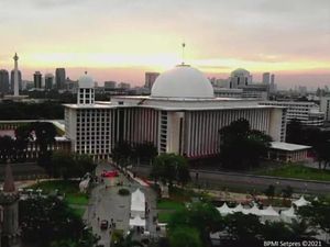 Istiqlal Dibuka untuk Salat Jumat, Jamaah Wajib Tunjukkan Sertifikat Vaksin