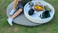 Santai sore sambil ngemil buah. Posenya sudah tampak seperti model majalah nih. Kacamata hitam membuat tampilannya makin modis. Foto: instagram @boywilliam17
