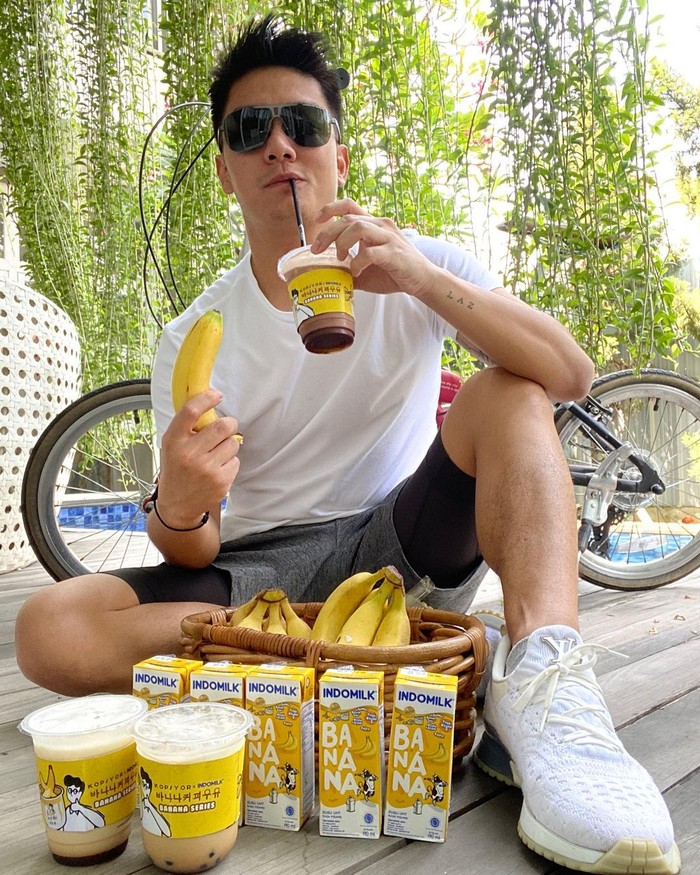 Santainya Boy William Jajan di Pinggir Jalan hingga Makan Pizza di Korea Santainya Boy William Jajan di Pinggir Jalan hingga Makan Pizza di Korea