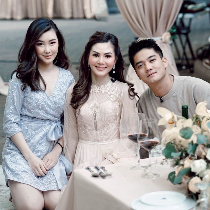 Santainya Boy William Jajan di Pinggir Jalan hingga Makan Pizza di Korea Santainya Boy William Jajan di Pinggir Jalan hingga Makan Pizza di Korea