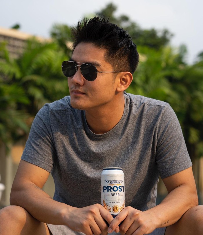 Santainya Boy William Jajan di Pinggir Jalan hingga Makan Pizza di Korea Santainya Boy William Jajan di Pinggir Jalan hingga Makan Pizza di Korea