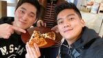 Santainya Boy William Jajan di Pinggir Jalan hingga Makan Pizza di Korea
