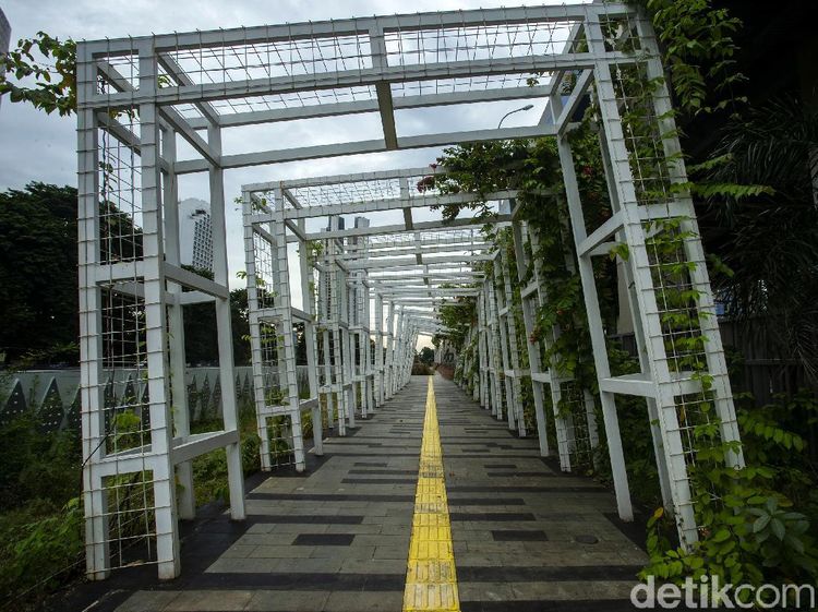 Begini Penampakan Taman Stasiun KA Bandara Sudirman Terkini