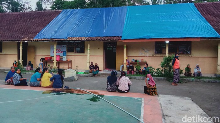 Tempat evakuasi sementara (TES) Merapi di Desa Balerante, Kecamatan Kemalang, Klaten, Kamis (7/1/2021).