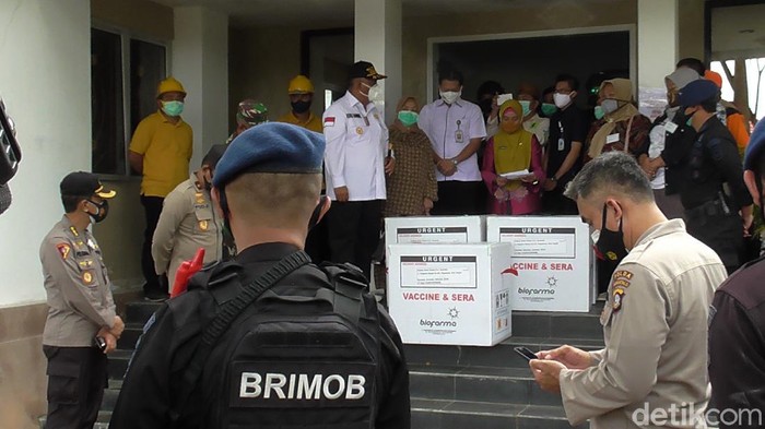 Vaksin COVID tiba di Gorontalo (Ajis-detikcom).