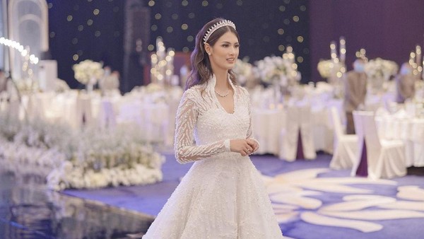 Foto: Penampilan Cantik Mantan Pacar Chef Juna Menikah, Bak Kate Middleton