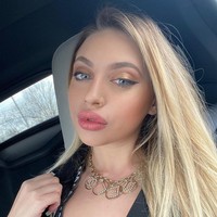 Ini selebgram yang dipecat dari keluarganya setelah menjual konten sensualnya di Only Fans. Selebgram bernama Ava Louise ini sampai tidak berbicara lagi dengan keluarganya.  Foto: dok. Instagram