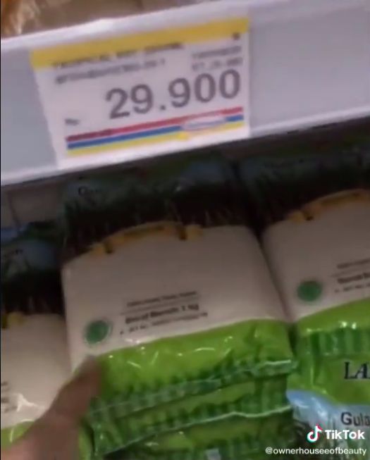 Borong Sembako untuk Diberikan Kasir Minimarket, Wanita Ini Banjir Pujian