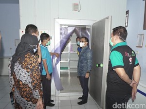Bupati Anas Cek Kesiapan Vaksinasi COVID-19