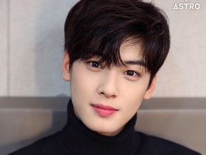 8 Foto Transformasi Cha Eun Woo, Bintang True Beauty yang Tampan dari Lahir