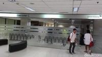 Ruangan ini ada di setiap bandara dan mungkin di Terminal 3 Bandara Soekarno Hatta jadi yang terbesar di Indonesia. Di sini, awak kabin pesawat bersiap-siap sampai berkenalan satu sama lain sebelum terbang.