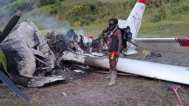 Pesawat perintis milik Mission Aviation Fellowship (MAF) dengan registrasi PK-MAX dibakar KKB di Bandara Kampung Pagamba, Papua. Ini foto-fotonya