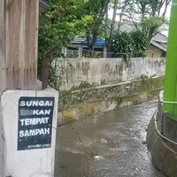 Kalau yang ini sih memang sengaja dihilangkan hurufnya sama tangan-tangan jahil nih. Kamu jangan kayak gini ya, kan bikin yang lihat jadi harus mikir keras. Foto: Twitter/@outofcontext_id