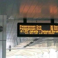 Yah tulisannya kok jadi kepotong gitu sih. Jadi auto pengin ketawa nih bacanya.. Foto: Twitter/@outofcontext_id
