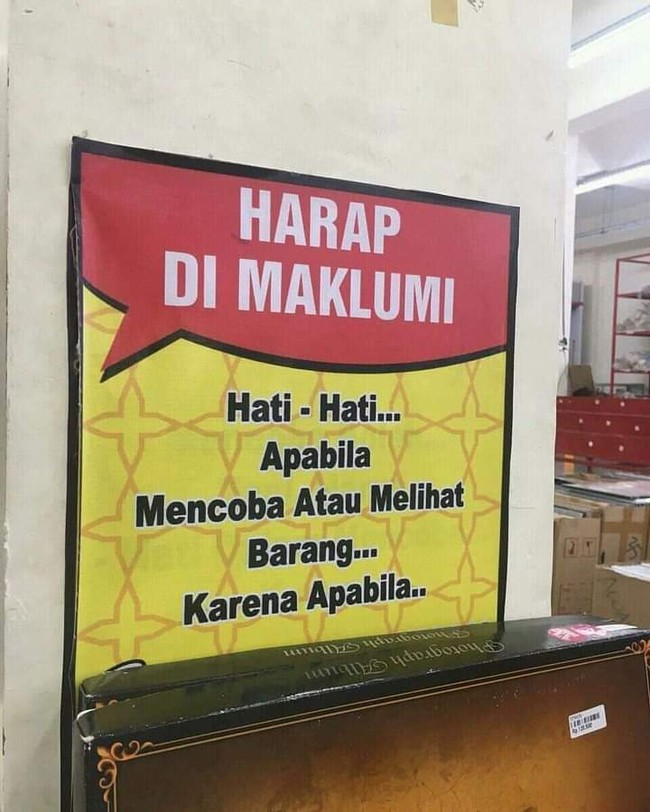 Karena apa nih? Bikin penasaran deh. Bisa-bisa kepikiran sampai besok kalau belum ketemu jawabannya. Foto: Twitter/@outofcontext_id